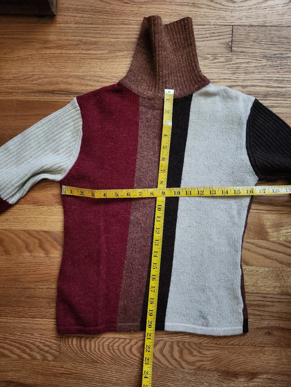 MEGAN Wool Sweater Size XS - Picture 6 of 7